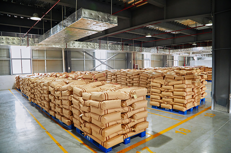 大型仓库的面积多大?